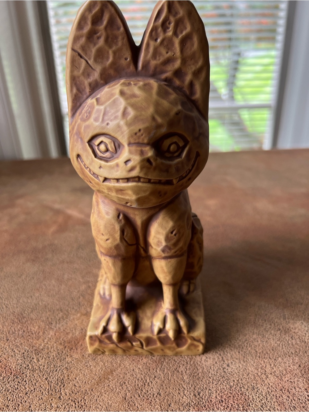 Star Wars Hollywood Studios Ogas Cantina Tan/Brown Creature drinking cup.